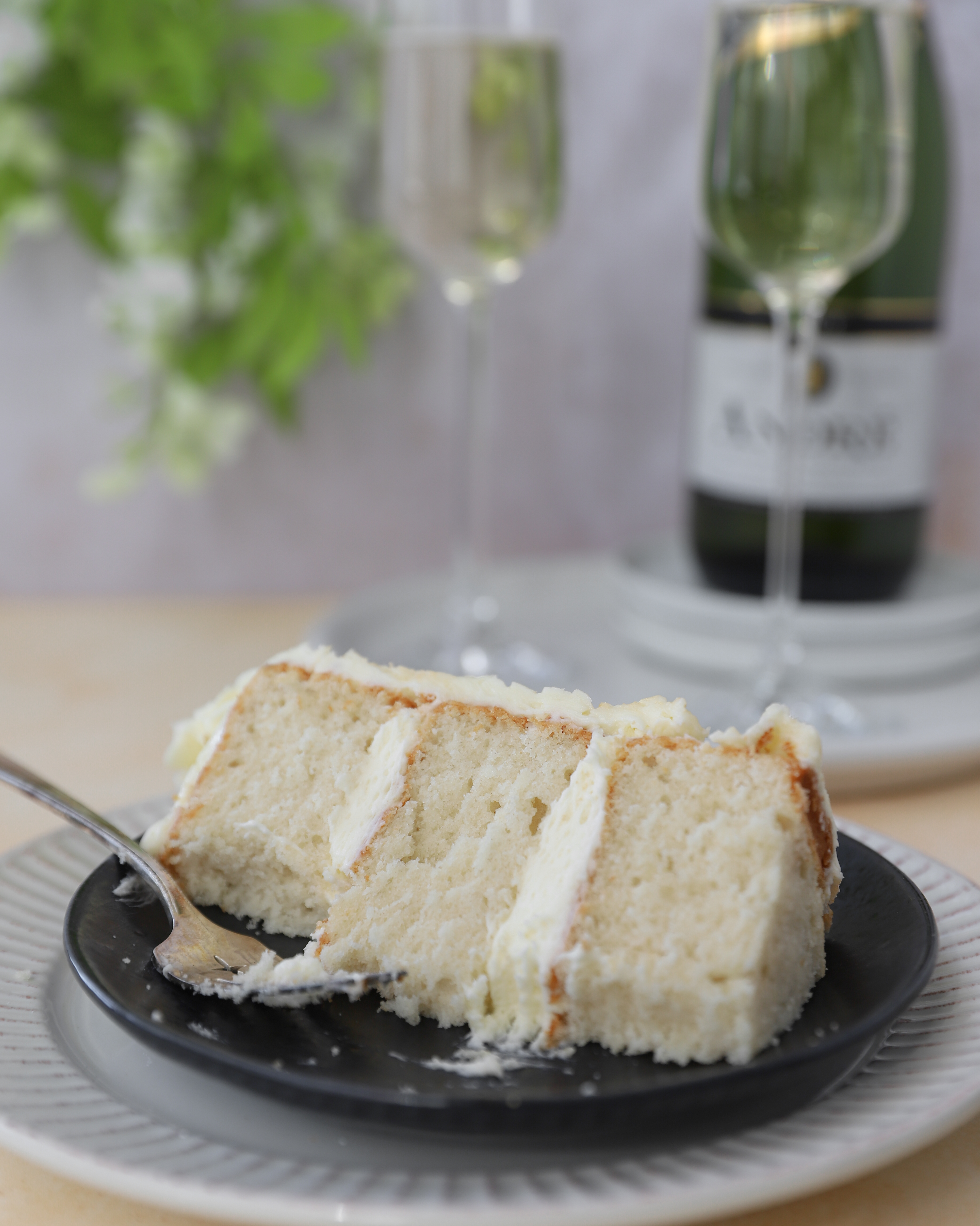 The Best Champagne Cake ⋆ Baking With Lemon ⋆